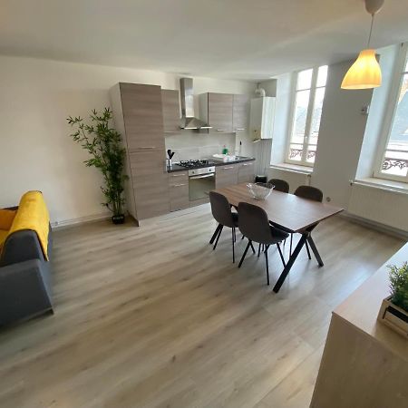 Joli Appartement Avec Parking Gratuit Sur Place Givet Exterior foto