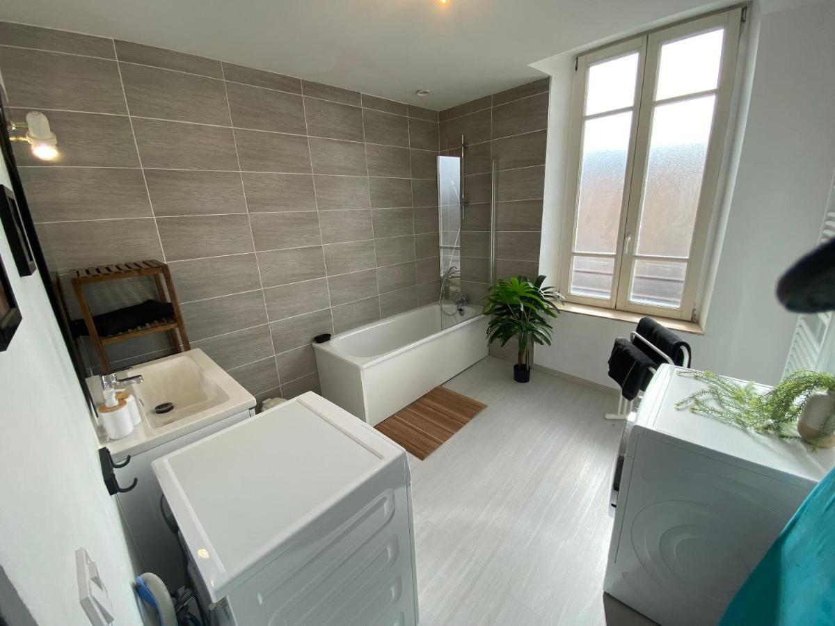 Joli Appartement Avec Parking Gratuit Sur Place Givet Exterior foto